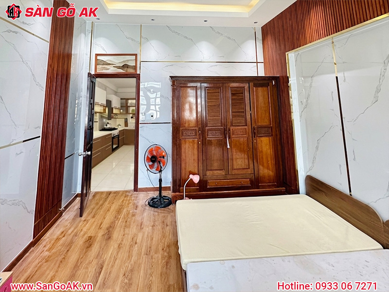 Làm Mới Phòng Ngủ Với Sàn Nhựa Hèm Khóa Giả Gỗ