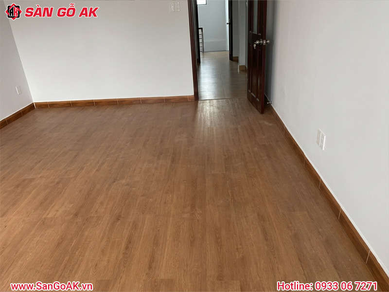 Thi Công Sàn Nhựa Hèm Khóa Giả Gỗ Cho Phòng Ngủ Đẹp Tại TPHCM